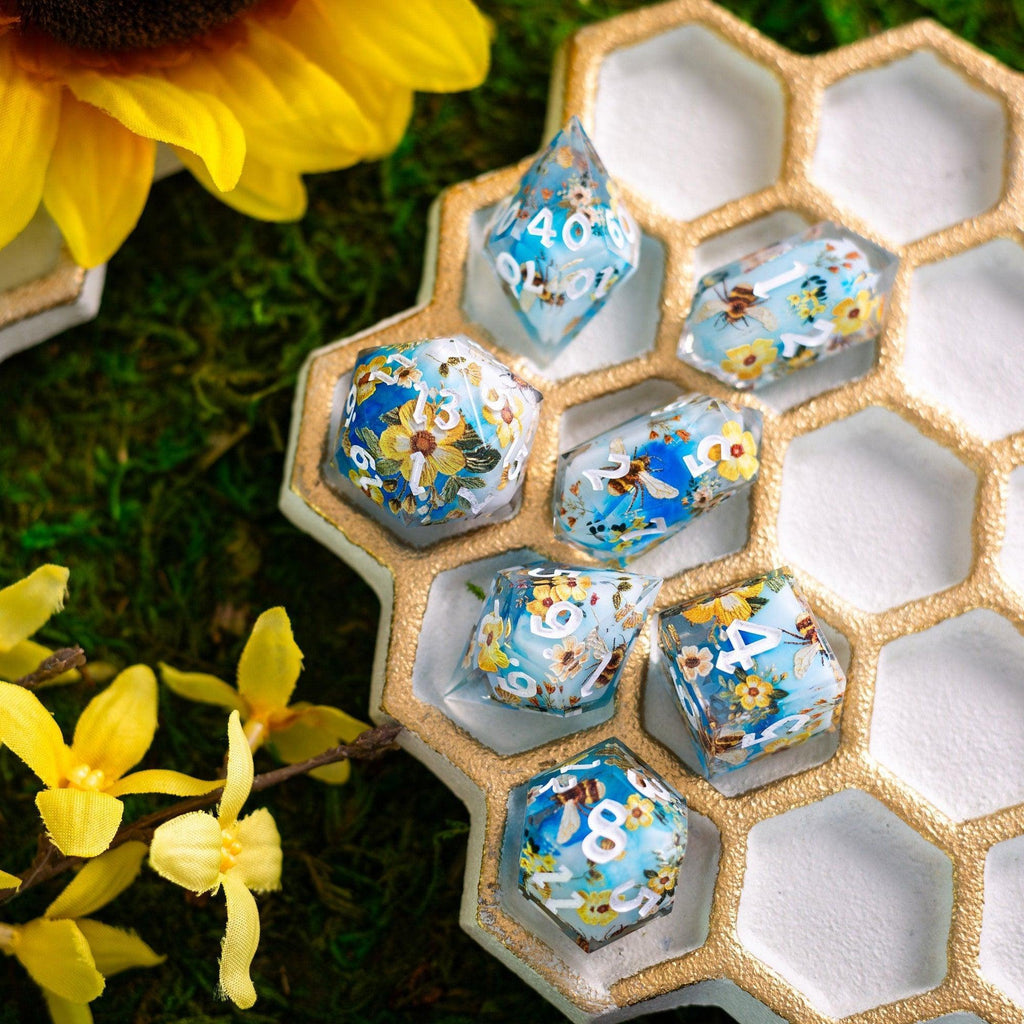 Bees And Flower Handmade Resin DND Dice Set - The misfit market