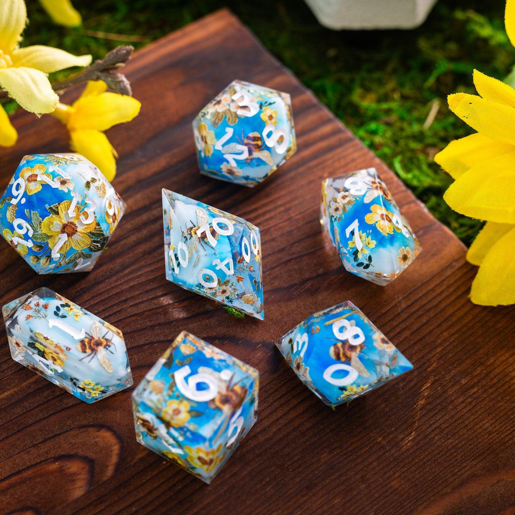 Bees And Flower Handmade Resin DND Dice Set - The misfit market