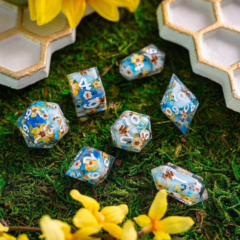 Bees And Flower Handmade Resin DND Dice Set - The misfit market