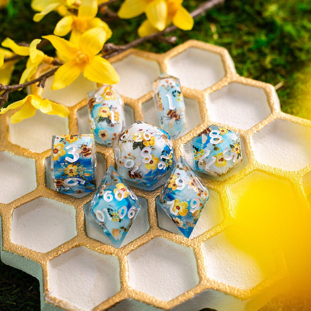 Bees And Flower Handmade Resin DND Dice Set - The misfit market