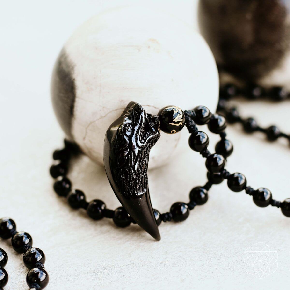 The Obsidian Wolf Pendant - The misfit market