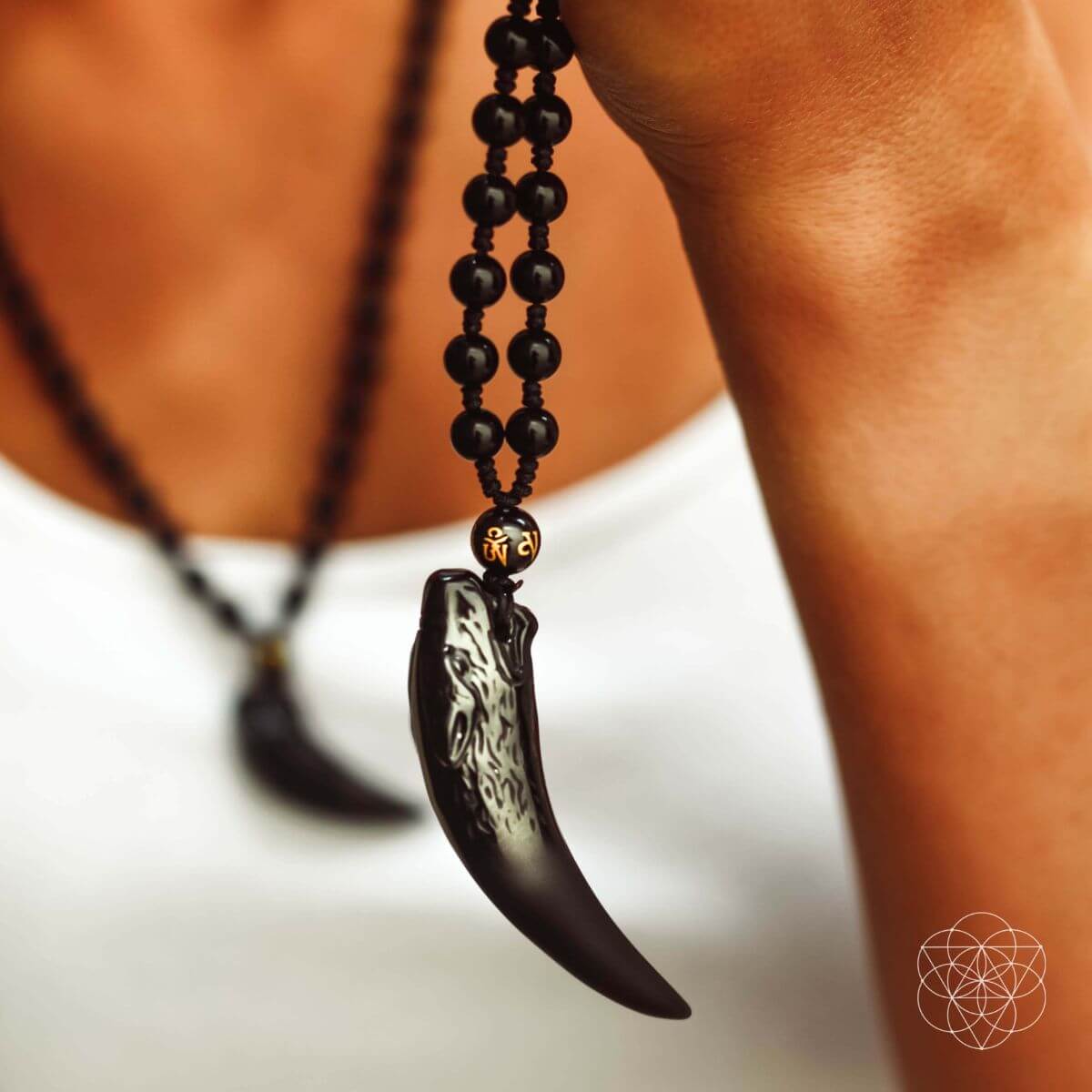 The Obsidian Wolf Pendant - The misfit market